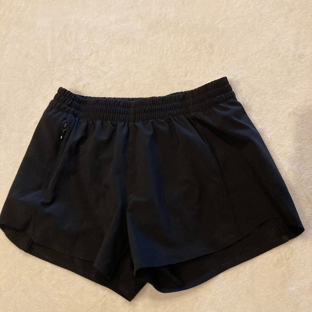 Athleta Girl- heart the hustle 2.5’’- large (size 12)